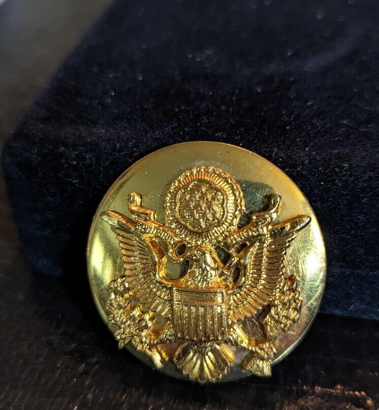 Vintage US ARMY OFFICER CAP BADGE PIN STAMPED Gold Tone E Pluribus Unum