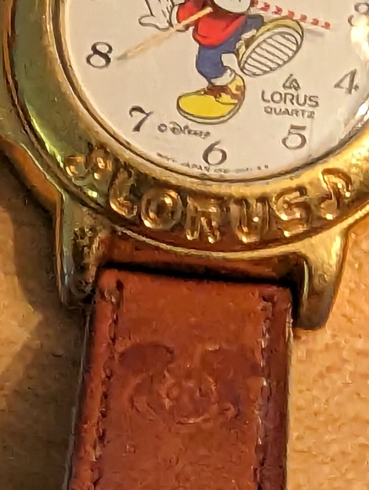 Lorus Quartz Disney Watch Japan Movmnt V421 0061 R2 Original Brown leather strap