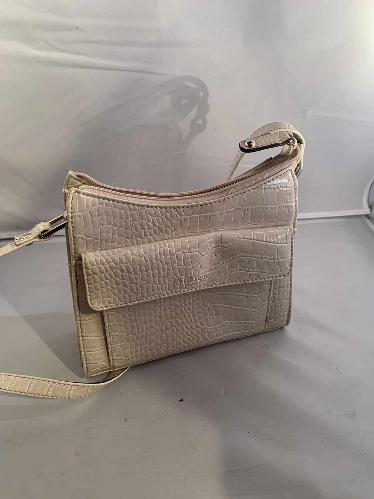 Villager Lady's Purse white