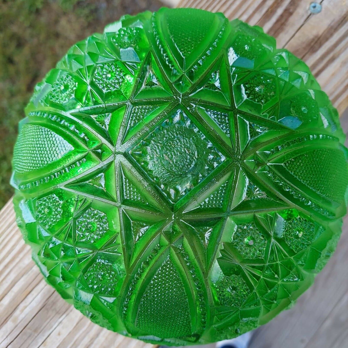 vintage emerald green glass bowl