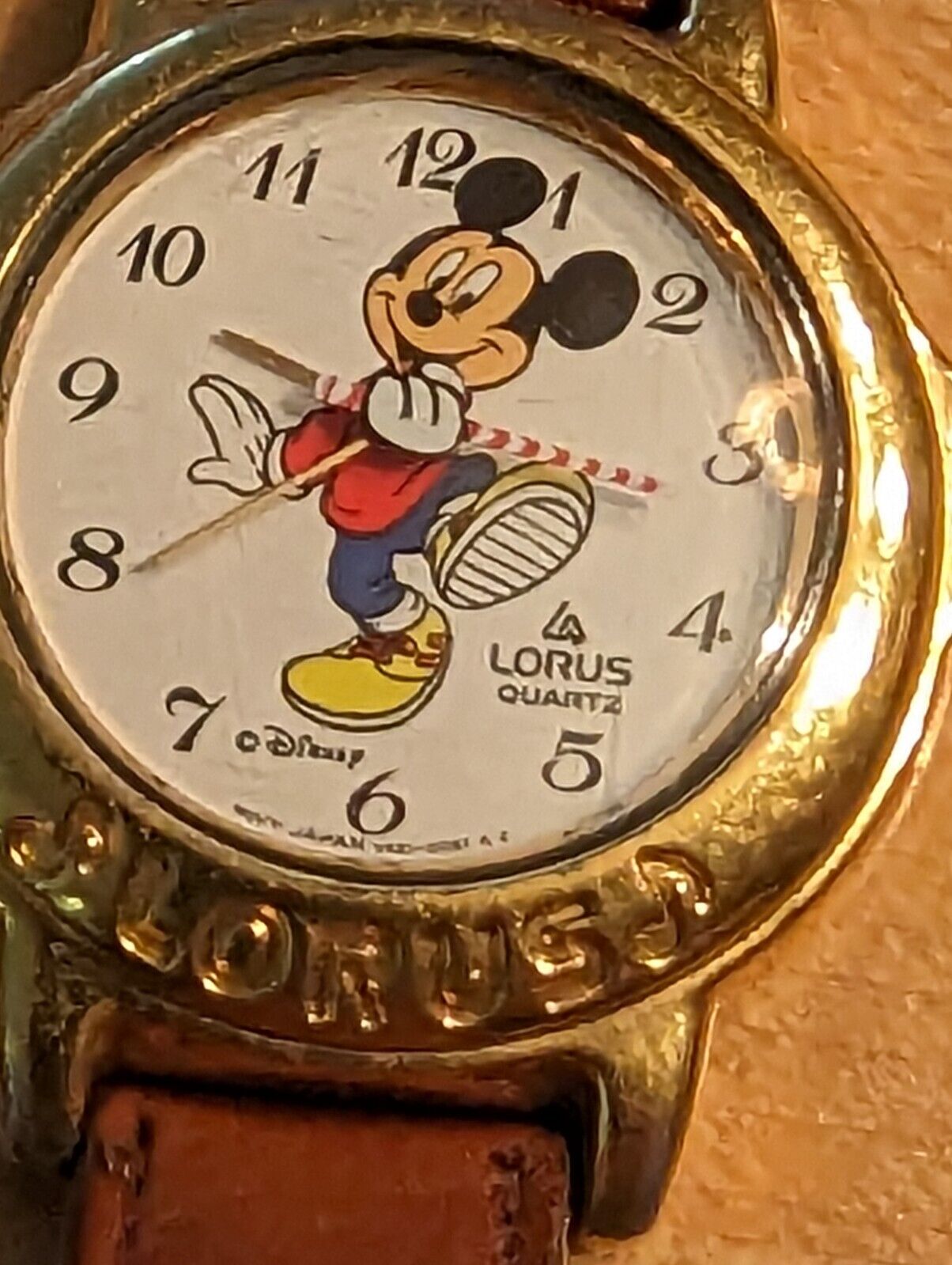 Lorus Quartz Disney Watch Japan Movmnt V421 0061 R2 Original Brown leather strap