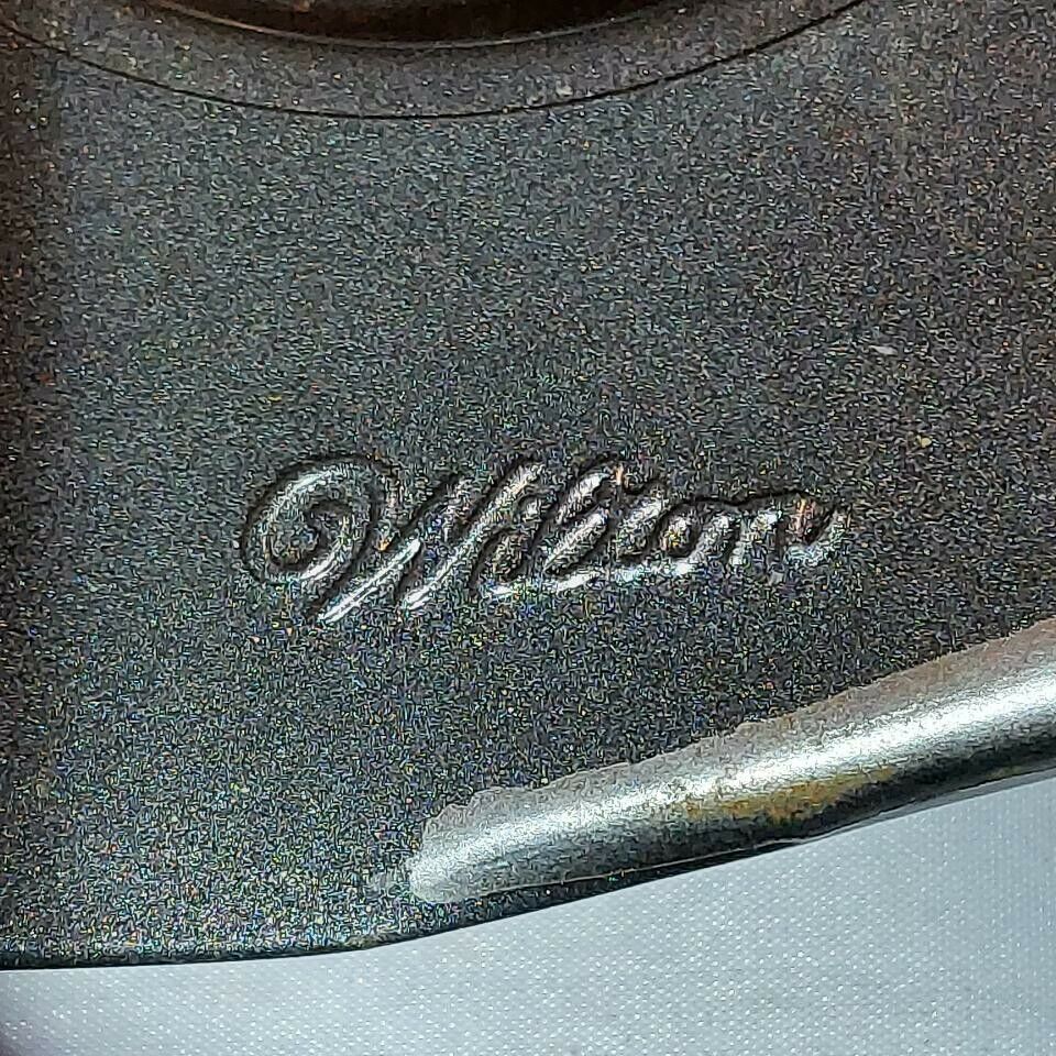 Wilton 12 Largw Muffins Baking Pan