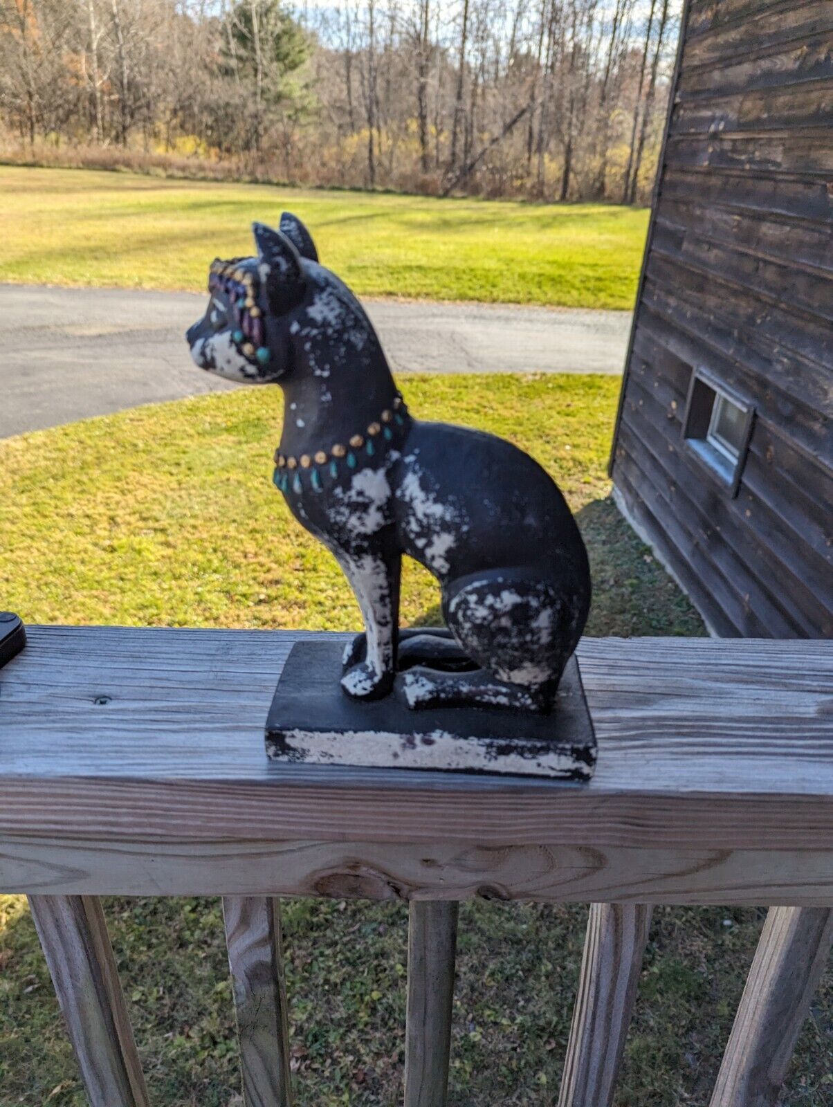 VINTAGE PEELING OTAGIRI ENESCO EGYPTIAN BLACK CAT WITH JEWELS FIGURINE PARASTONE