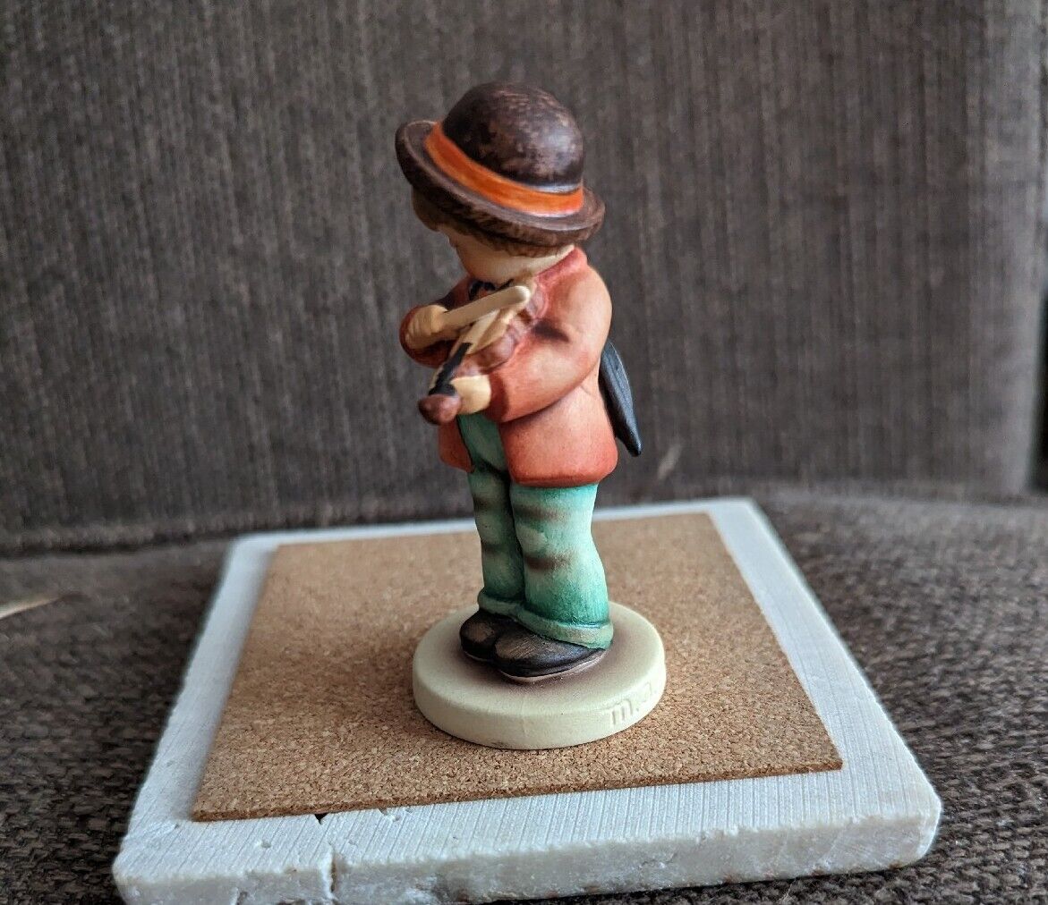 M I Hummel Goebel LITTLE FIDDLER Porcelain Figurine Germany Mold # 4 TMK 6, 3"