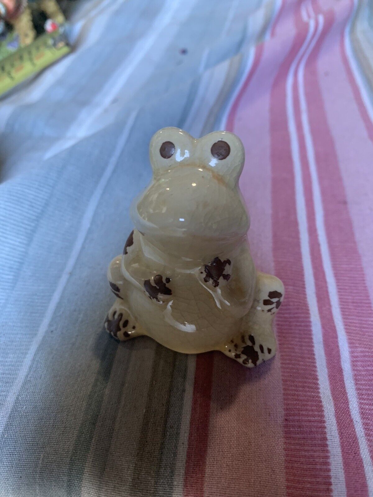 Small Beige Frog Toad Figurine