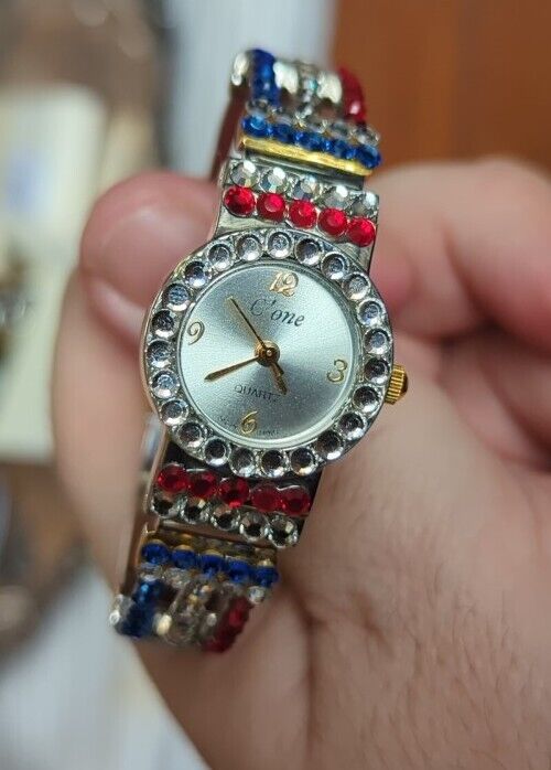 O'one Quartz Red White And Blue Ladies Watch