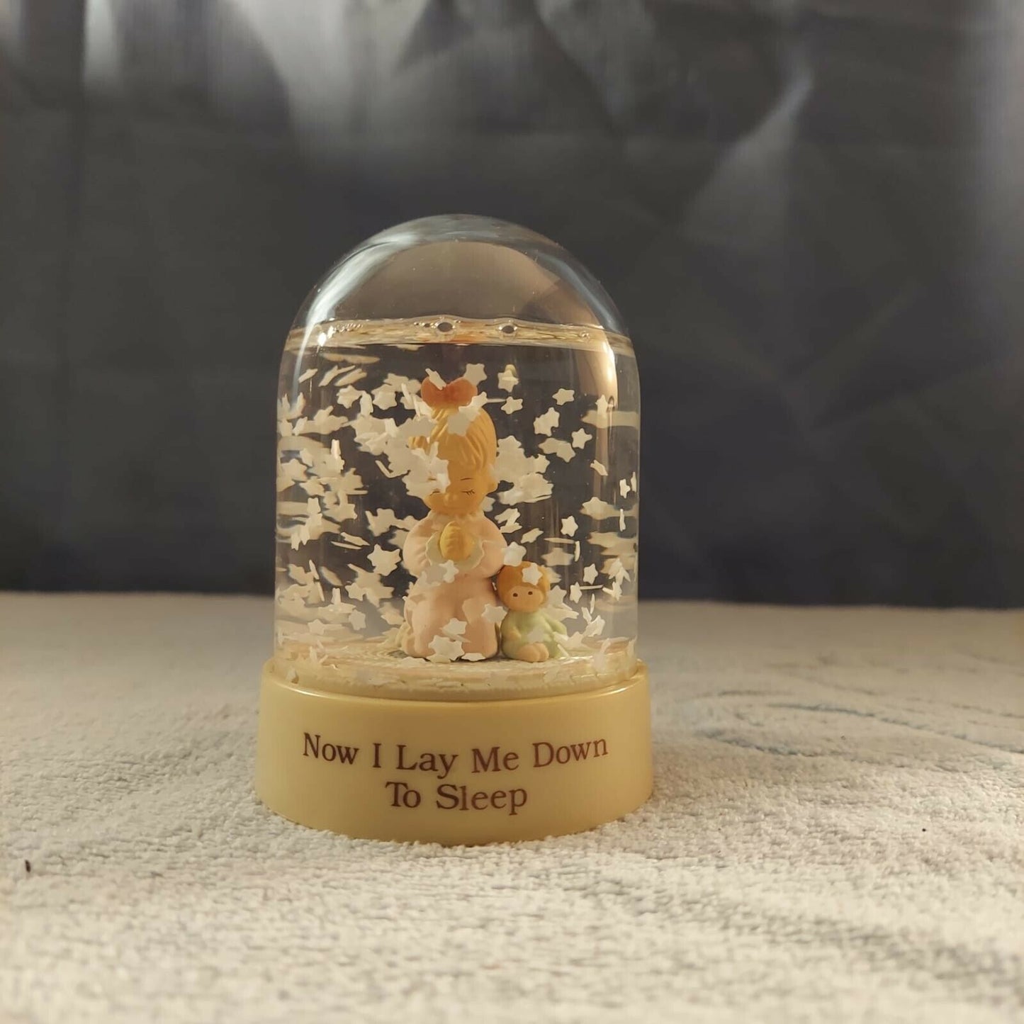 Vintage 1989 Enesco Eaterdome With Floating Flowers