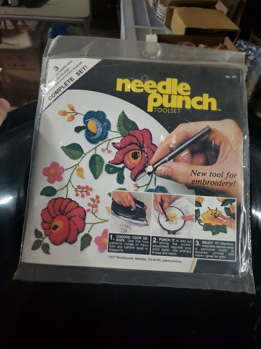 Vintage 1977 NeedlePunch Toolset No 101 new and sealed.