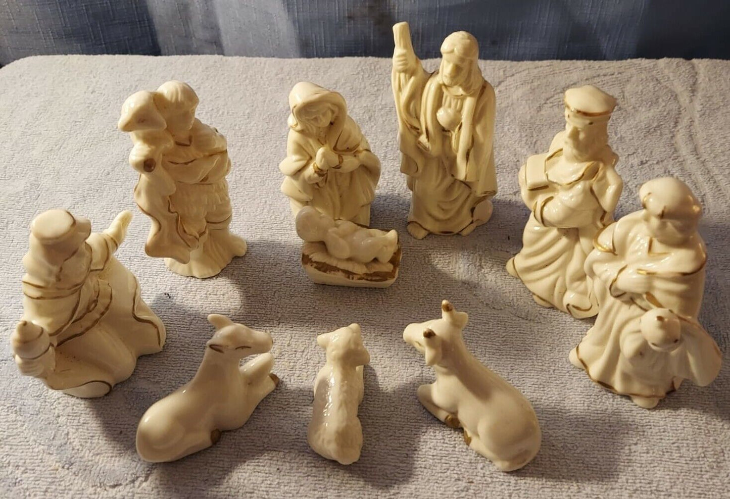 Vintage Nativity Set 8 Figurines