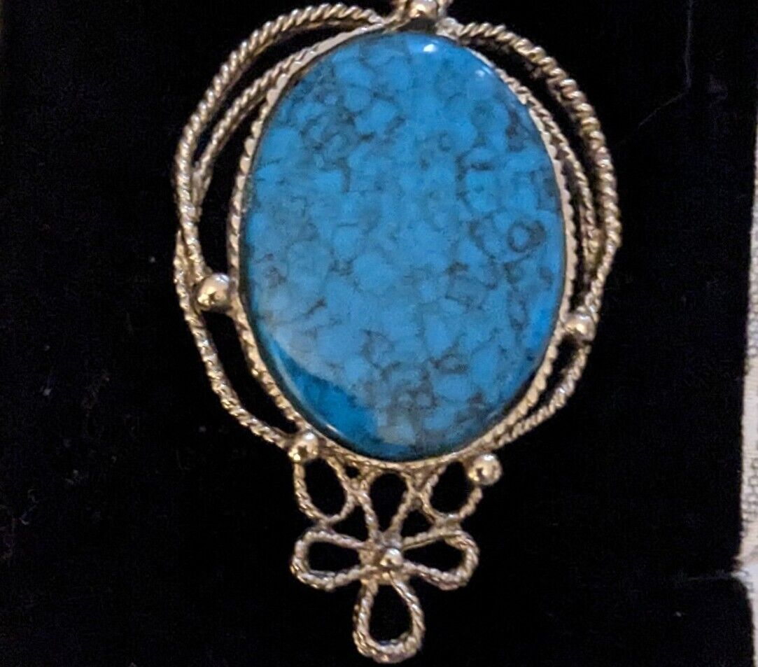 Silver Tone Faux Turquoise Southwestern Style Pendant 18" Thin Gentle Necklace