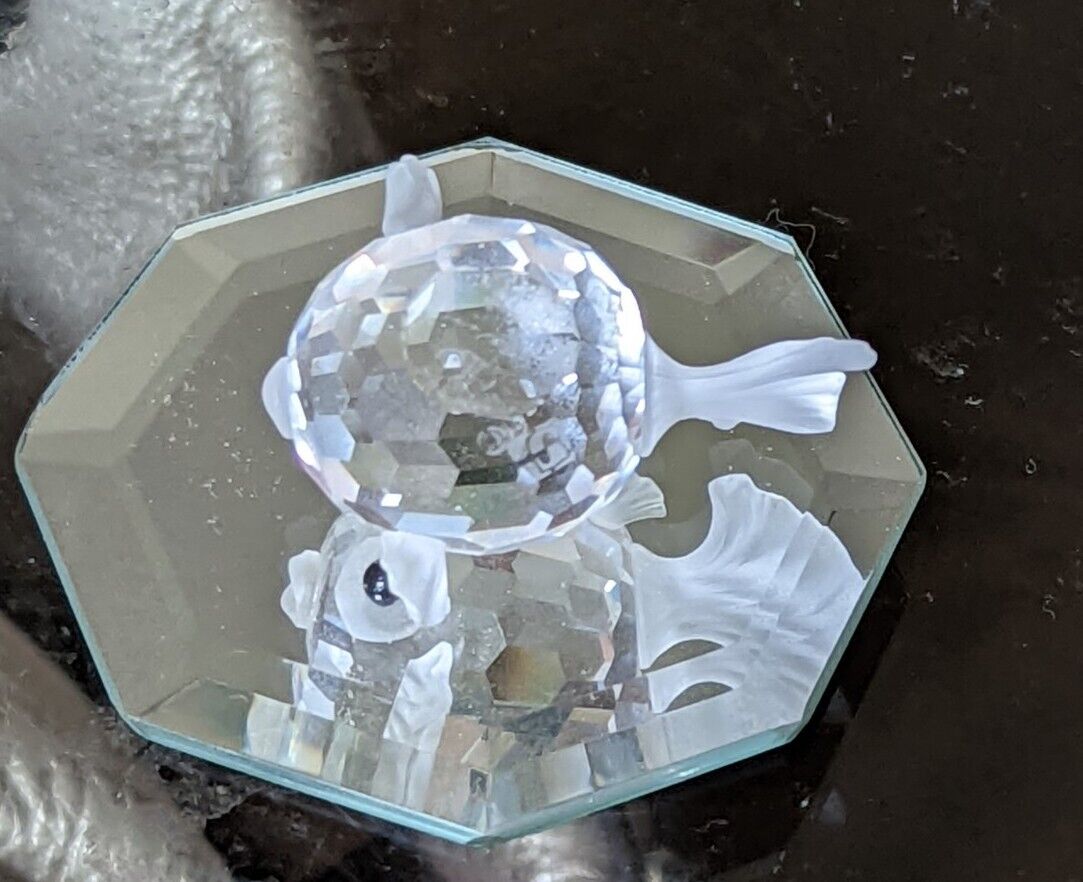 Swarovski Small Crystal 1.25" Blow Fish Figurine On  Glass Display Tray