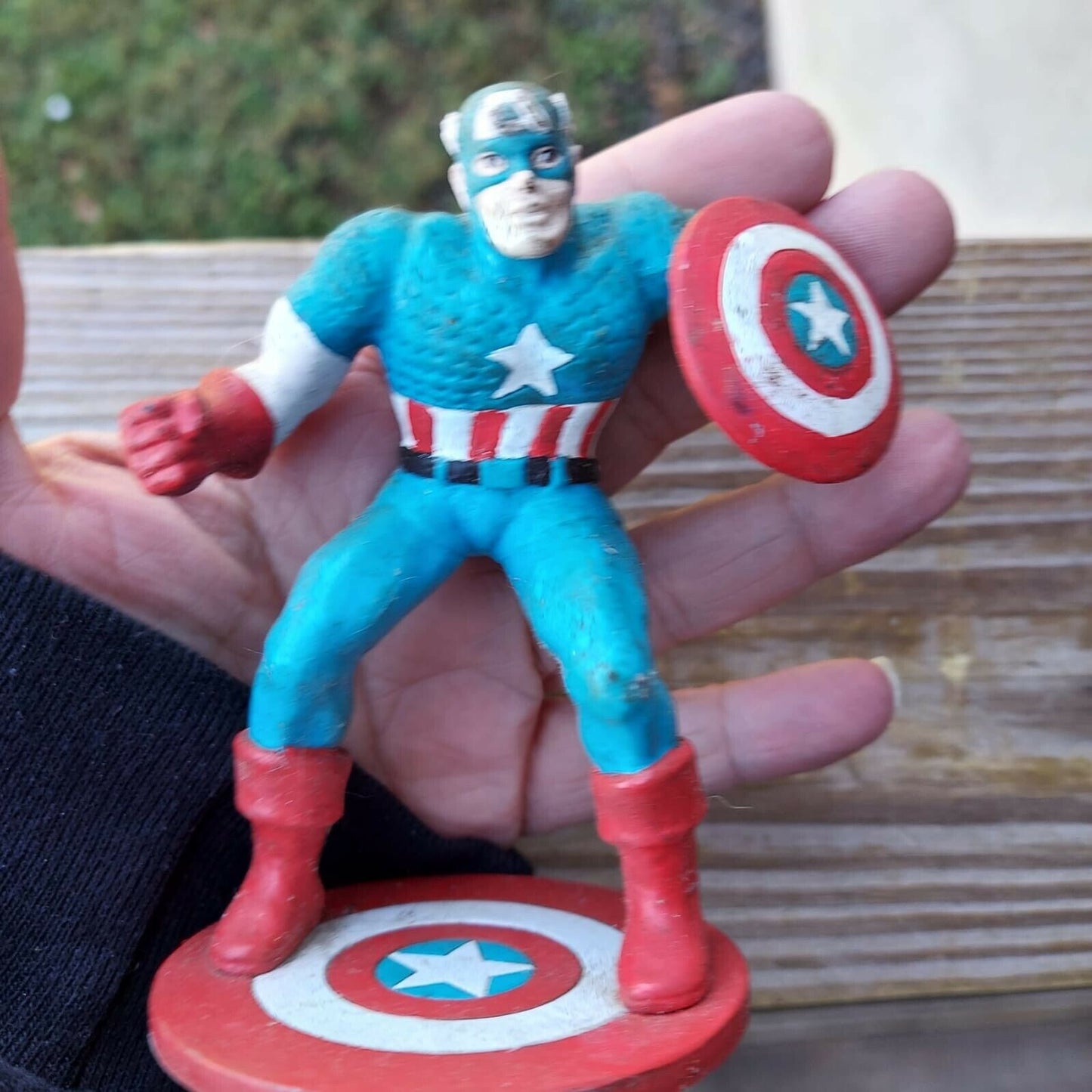 Vintage 1991 Captain America Action Figure