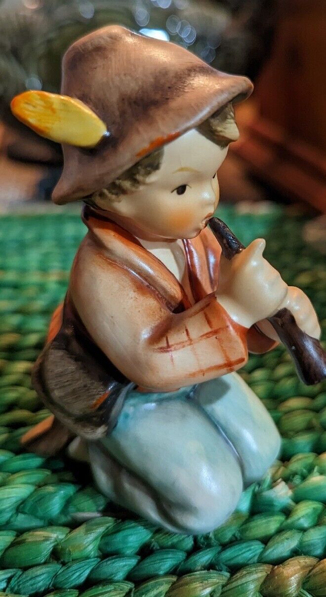 Vintage W Germany Goebel Hummel #214H Little Tooter Figurine 1968