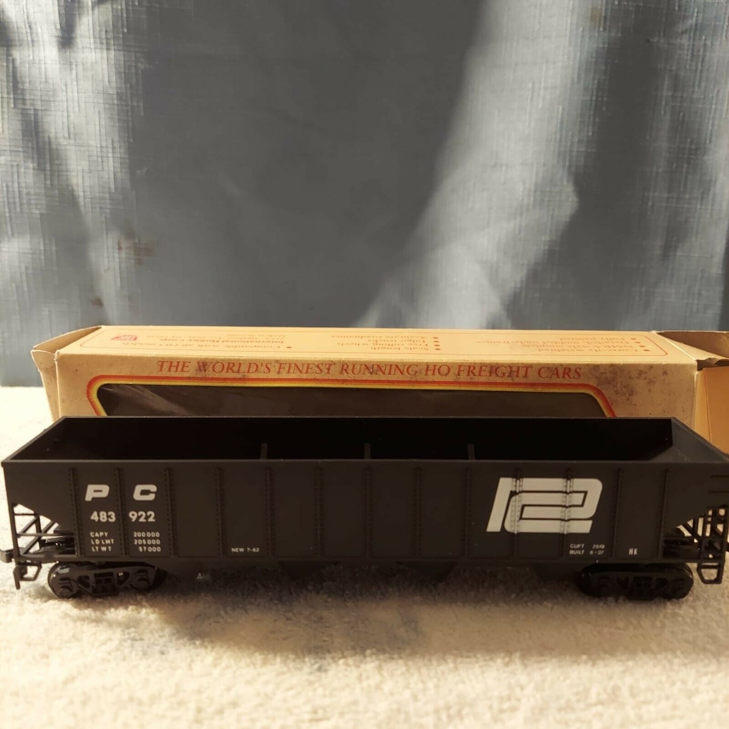 VINTAGE MEHANO HO MODEL PC BOX CAR NO. 483922 FREIGHT CAR