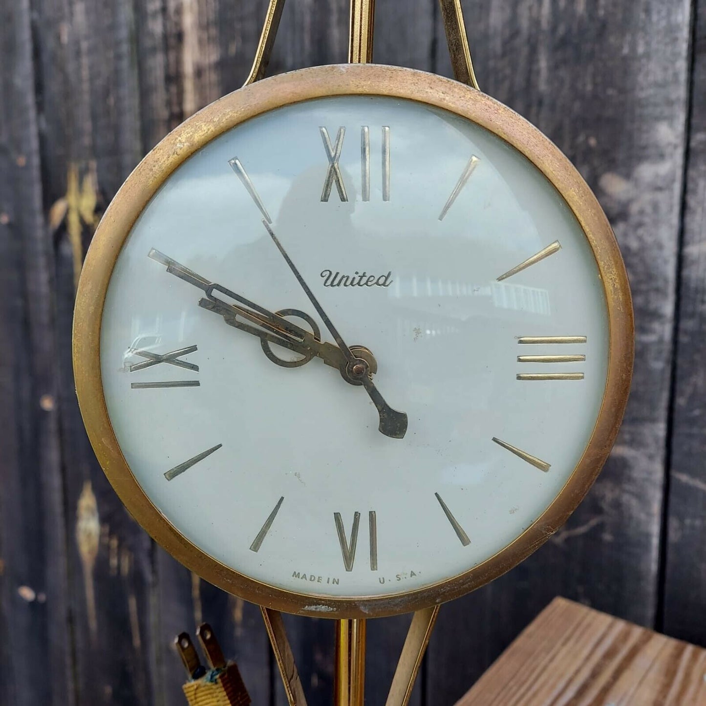 Vintage United Metal Goods Electric Clock