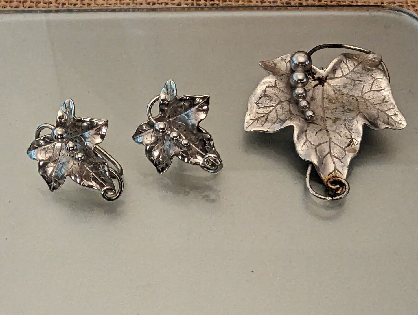 VINTAGE CARL ART STERLING SILVER GRAPE LEAF BROOCH AND EARRING SET 12 grams