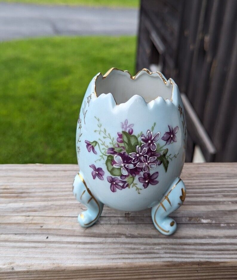 Vtg INARCO 5" Hand Painted Violets Blue Porcelain 3-Footed "Cracked" Egg Vase