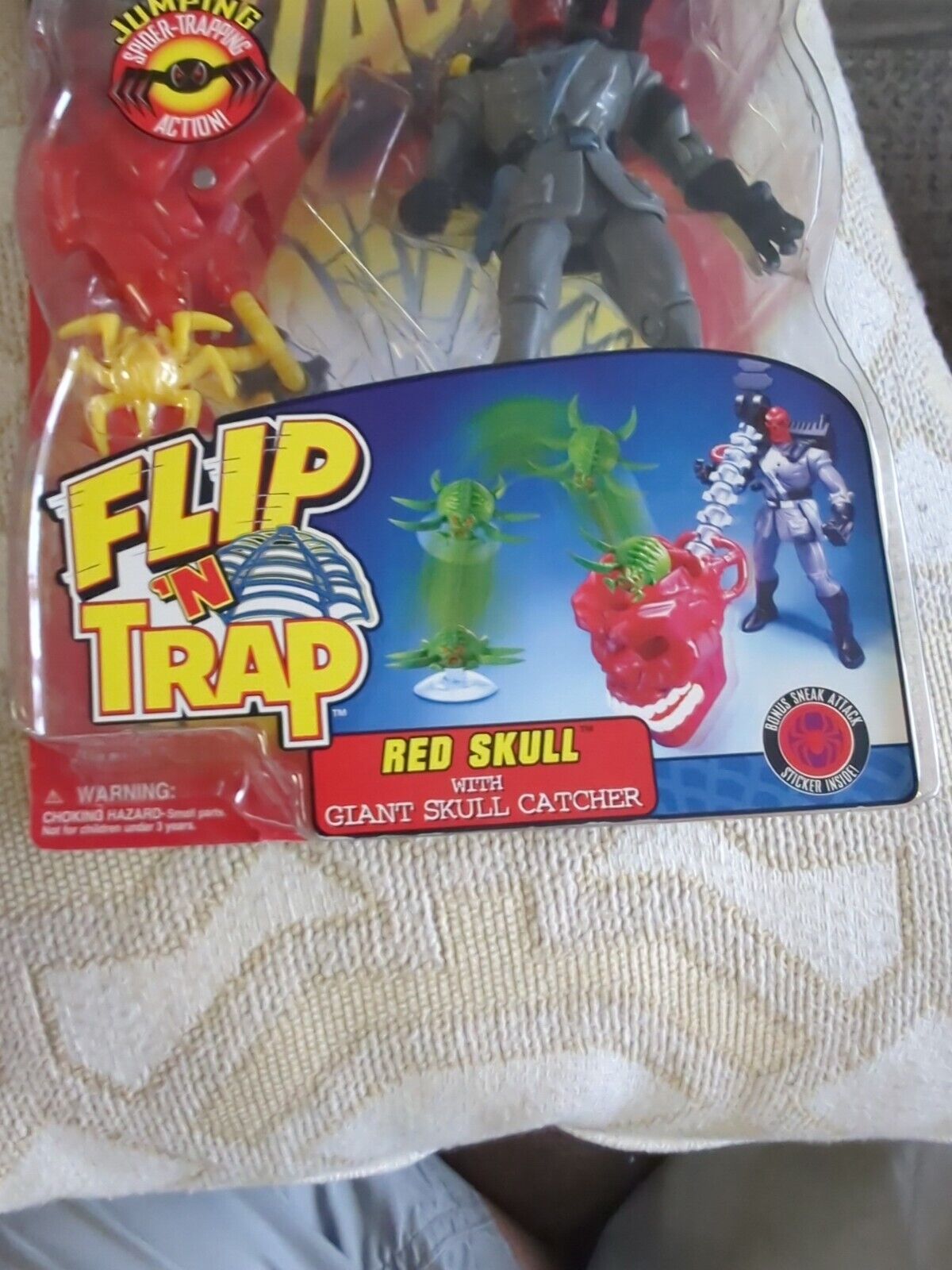 Spider-Man Sneak Attack Flip 'n Trap Red Skull w/ Skull Catcher Toy Biz 1998