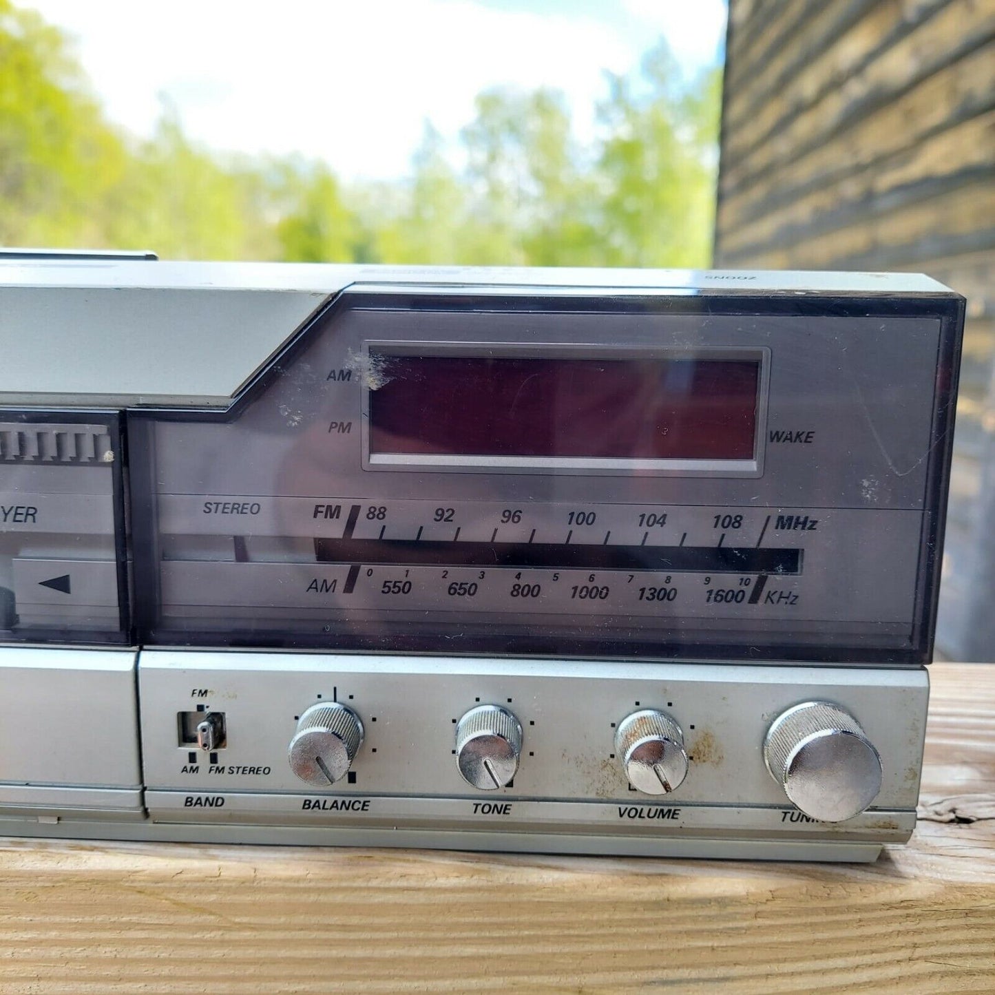 Vintage General Electric  Model 7-4960A CASSETTE CLOCK ALARM RADIO With Speakers