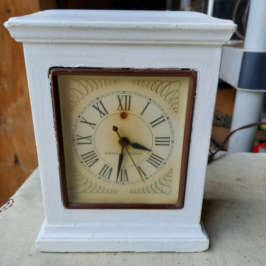 Vintage 1950s  GE White Wooden Electric Mantel Clock Works