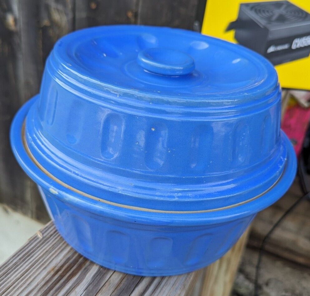 Monmouth Western Stoneware Casserole Dish & Lid Periwinkle Blue Vintage Nice