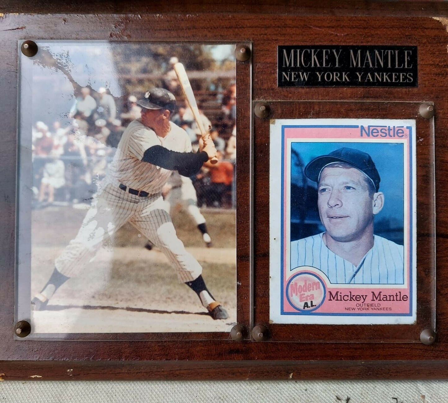 Vintage Mickey Mantle Wood Plaque With Mickey Mantle 1987 Topps Nestle #17 card