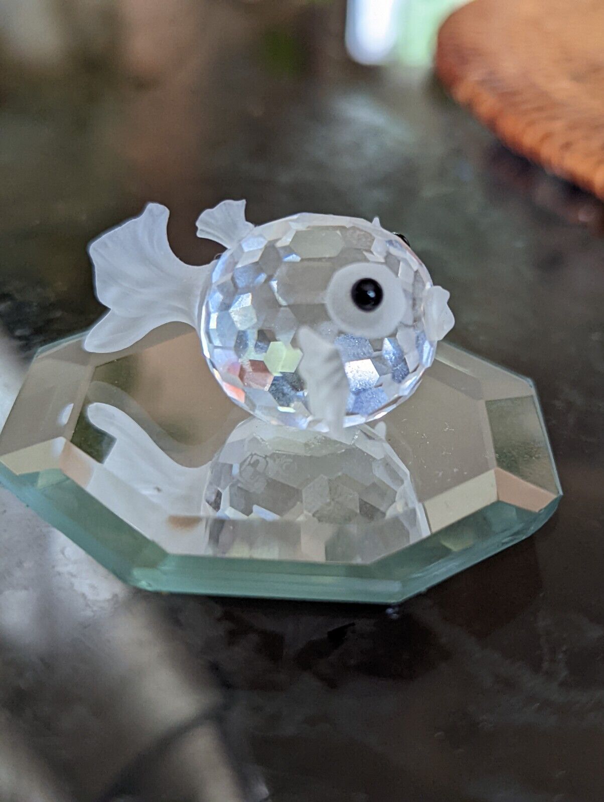 Swarovski Small Crystal 1.25" Blow Fish Figurine On  Glass Display Tray