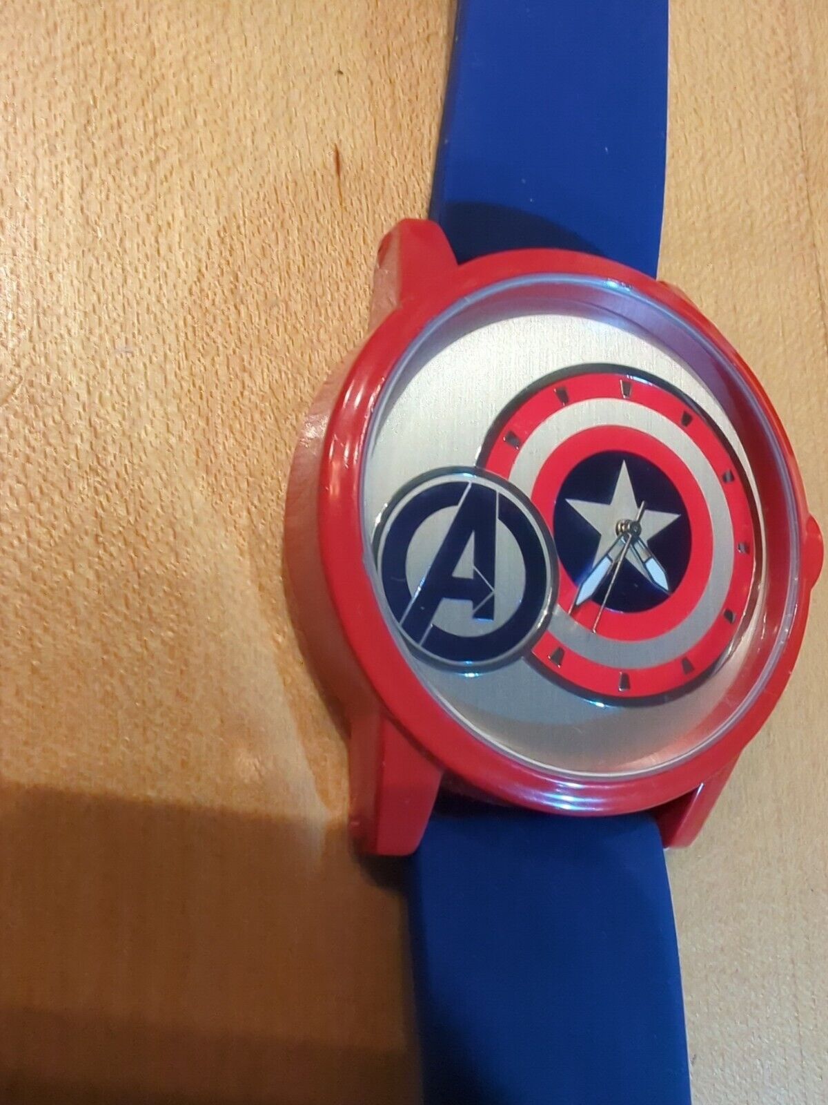 Huge Marvel Accutime Single Watch Avengers Captain America AVG1520KM Working