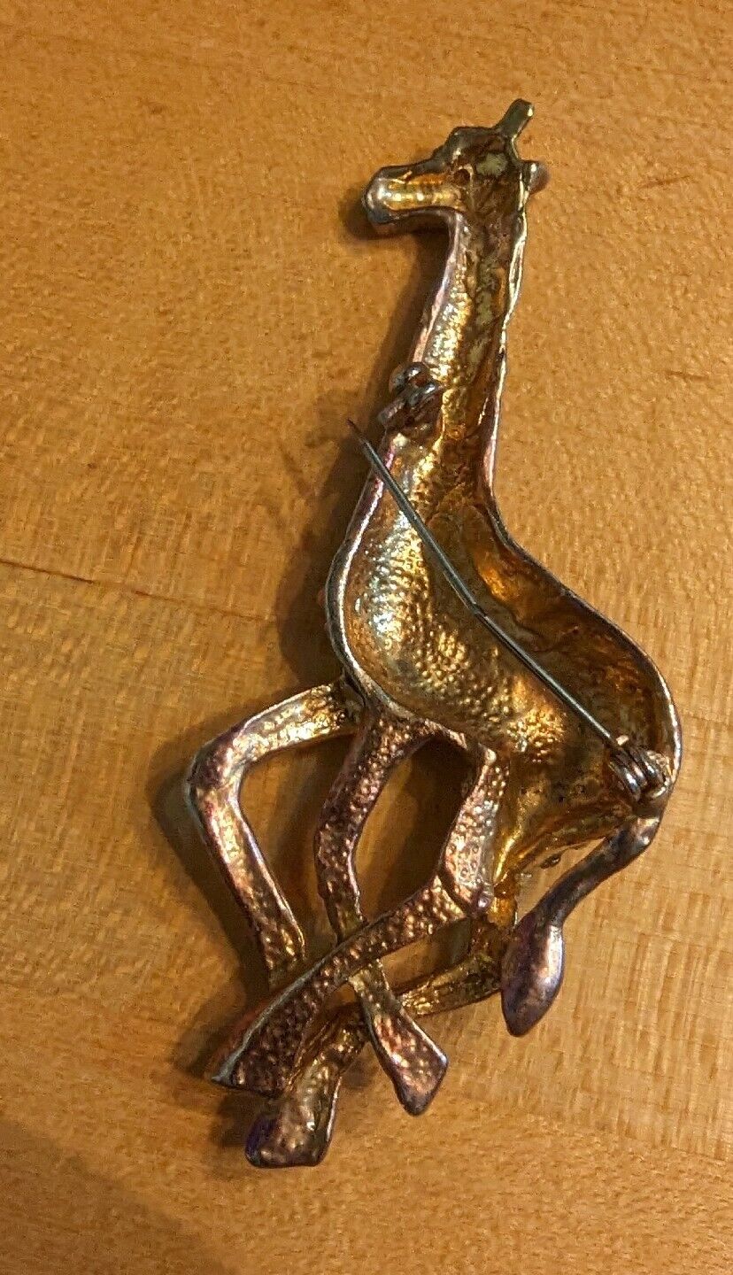 Giraffe Figure Lapel Brooch Pin