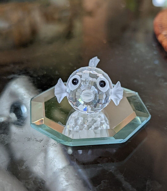 Swarovski Small Crystal 1.25" Blow Fish Figurine On  Glass Display Tray