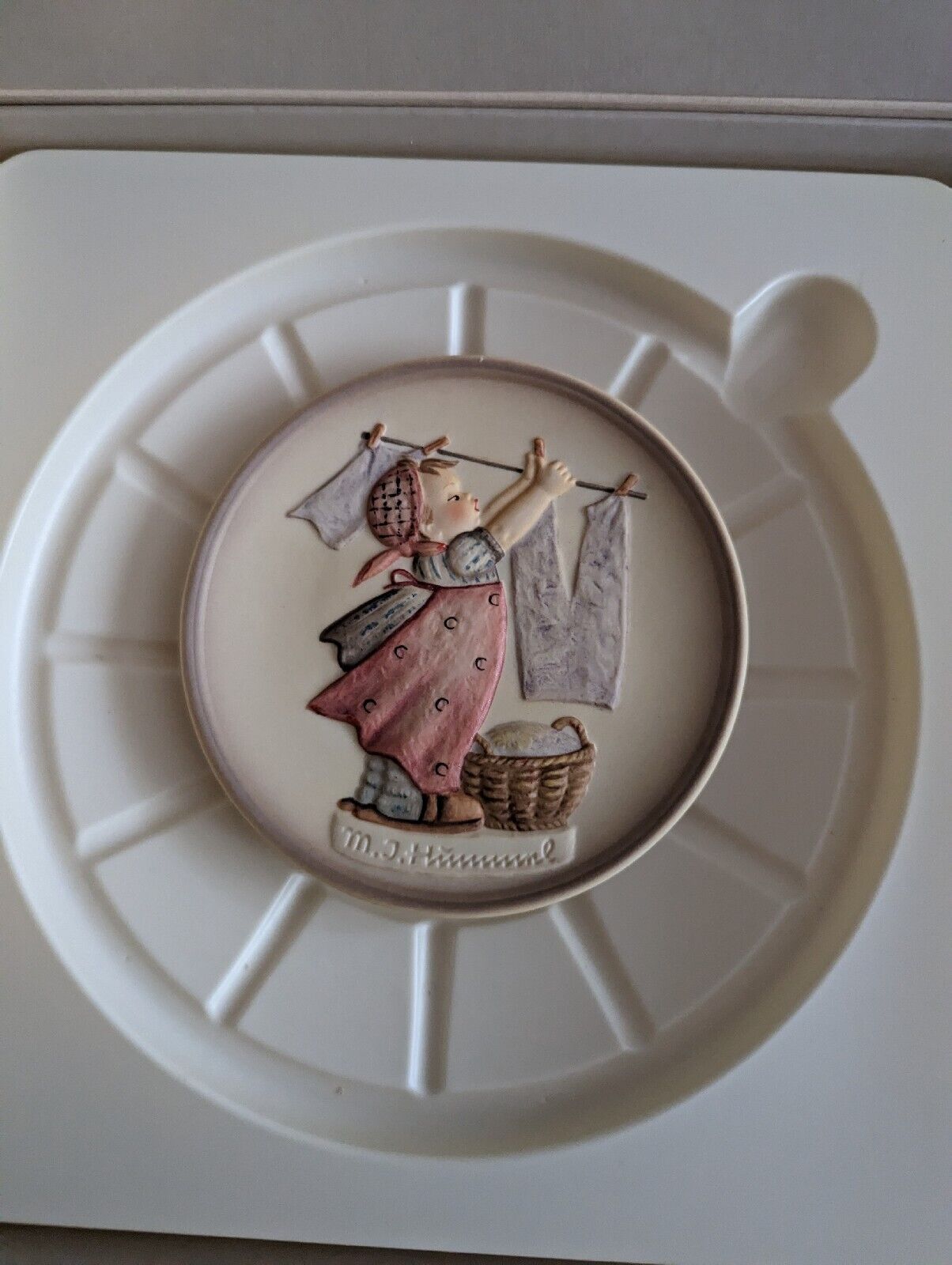 Goebel M.J. Hummel Miniature Collectors' Plate 1989 "Wash Day" w/ Box HUM 746