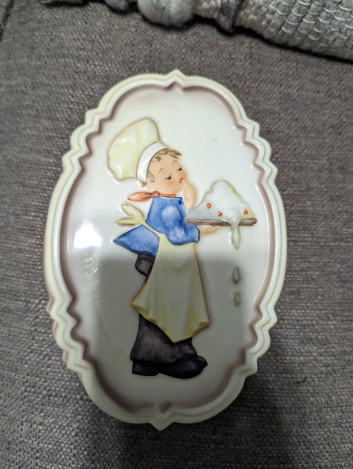 Hummel Chef Cake Baking Mold-Goebel  Germany, Oval Wall Hanging-Vintage 1989