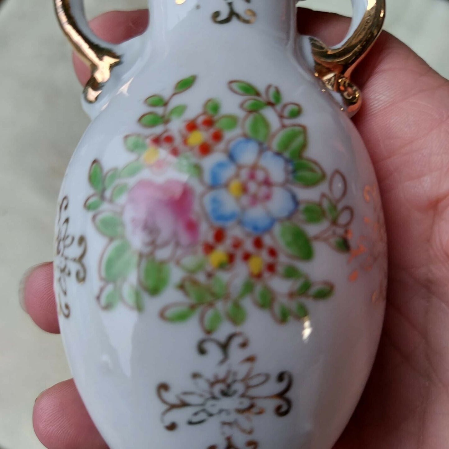 Vintage 4-5/8" Small Vase Made in Occupied Japan Porcelain White w Gold Accent