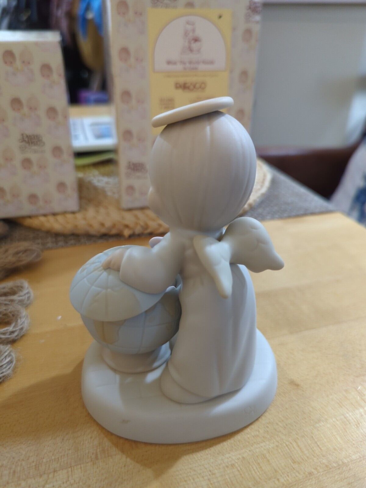 Precious Moments Figurine: 531065 What the World Needs Now is Love (5.5") 1994