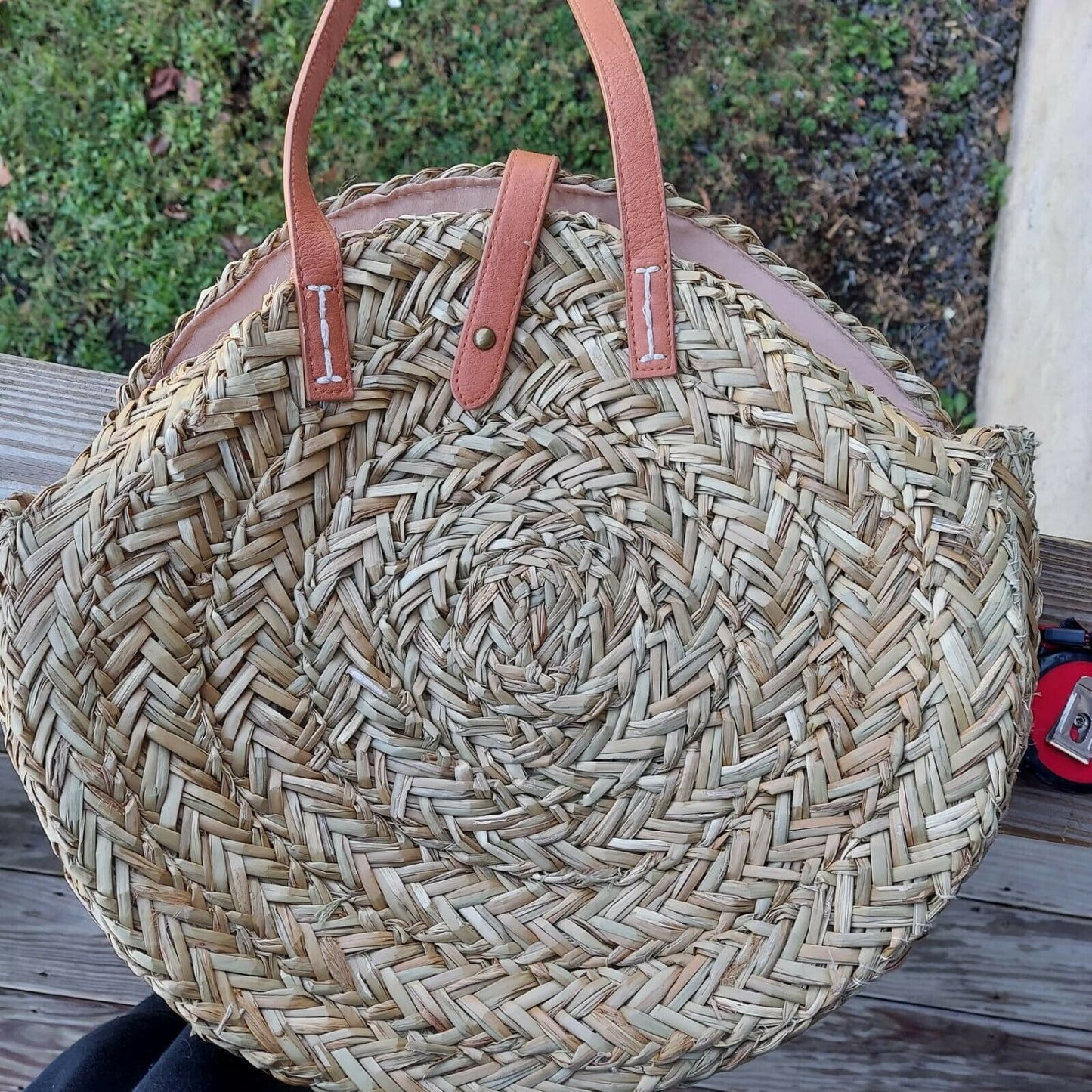 Universal Thread Goods Jute Straw Round Hand Bag