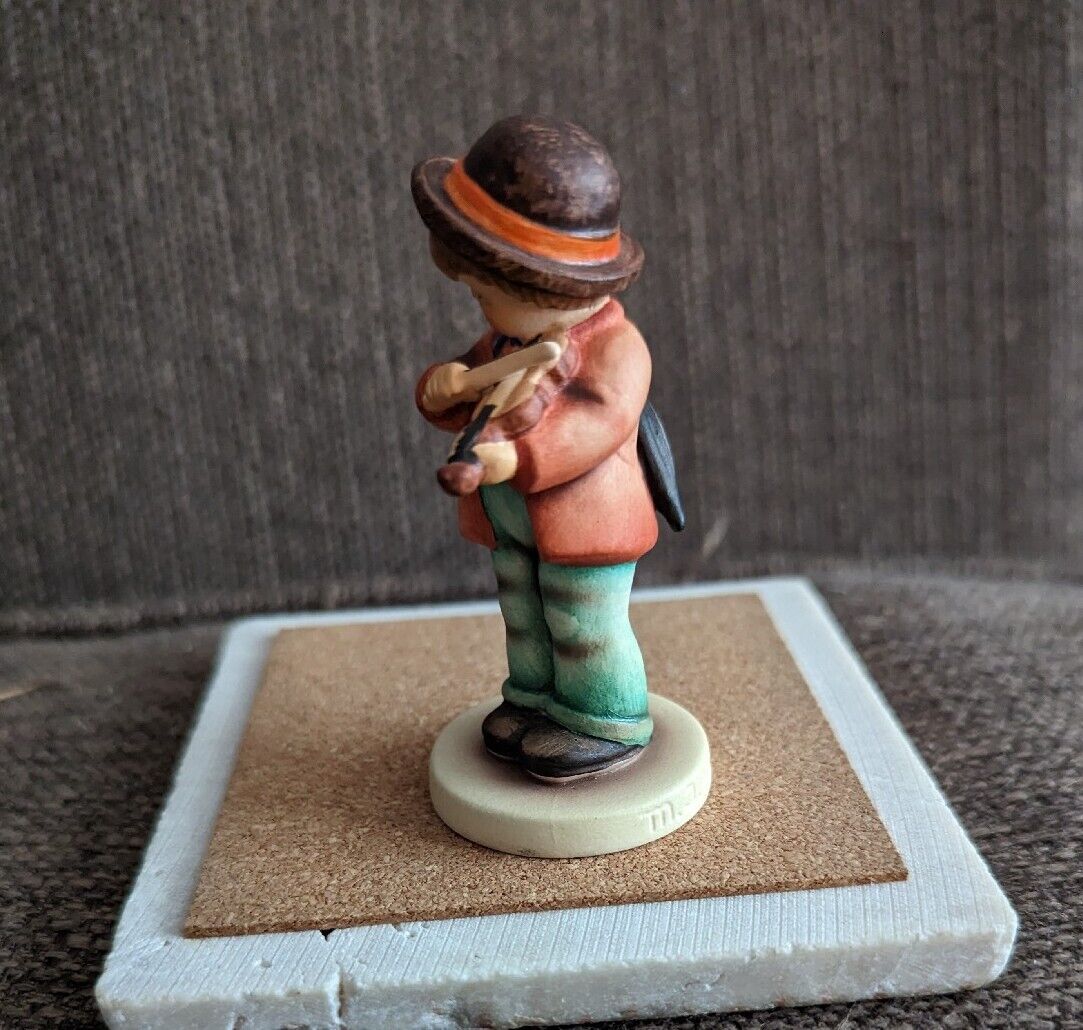 M I Hummel Goebel LITTLE FIDDLER Porcelain Figurine Germany Mold # 4 TMK 6, 3"