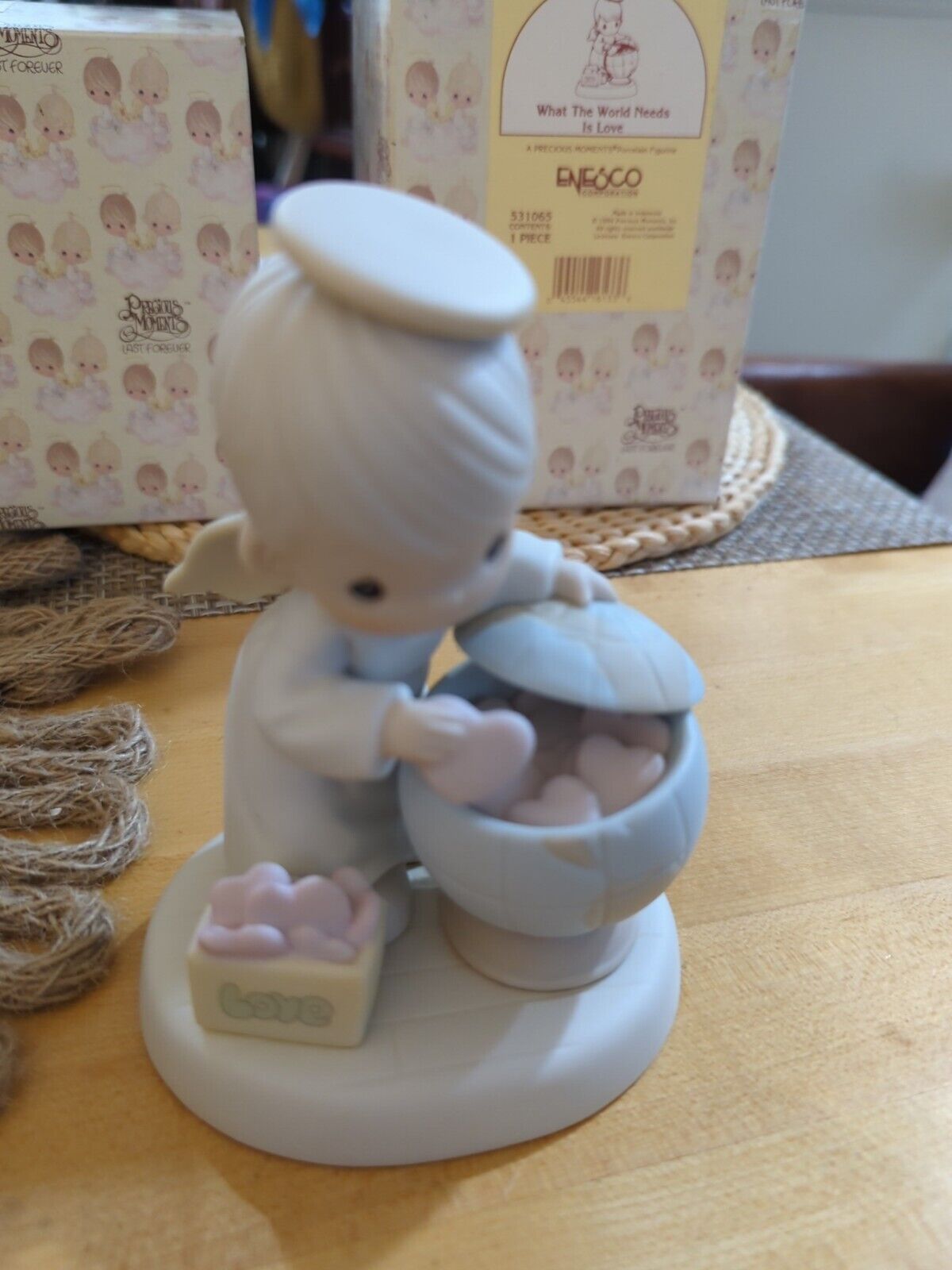 Precious Moments Figurine: 531065 What the World Needs Now is Love (5.5") 1994