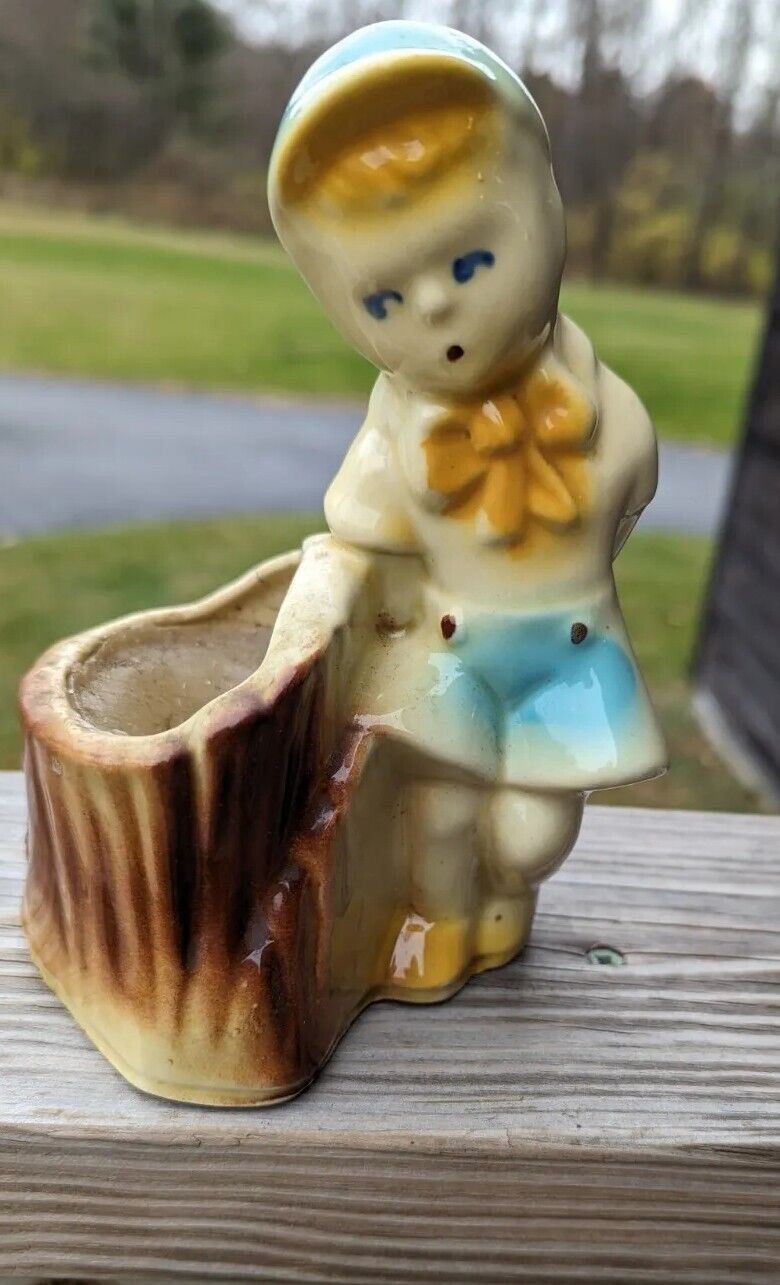 Shawnee Girl Planter Tree Stump Girl in Blue Cap and Shorts Vintage USA #533