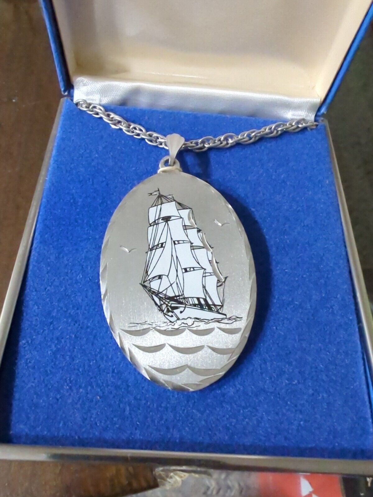 Blackinton Mass USA Sails Ship Large Pewter Pendant And Chain New In Box