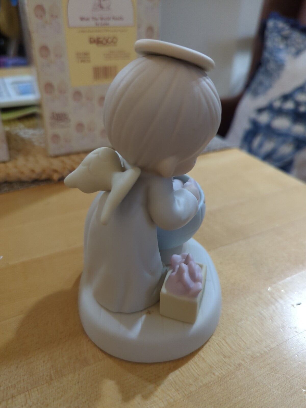 Precious Moments Figurine: 531065 What the World Needs Now is Love (5.5") 1994