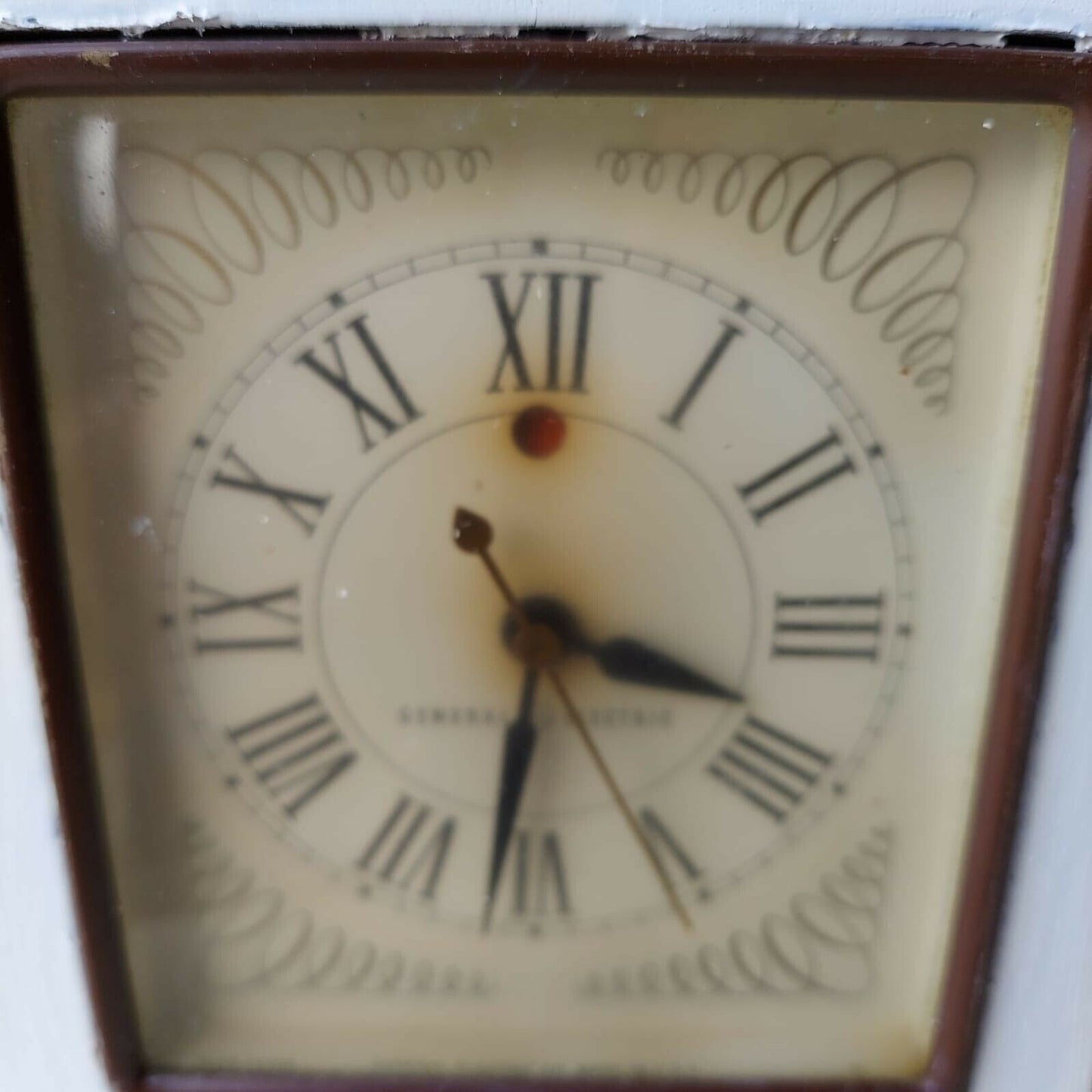 Vintage 1950s  GE White Wooden Electric Mantel Clock Works