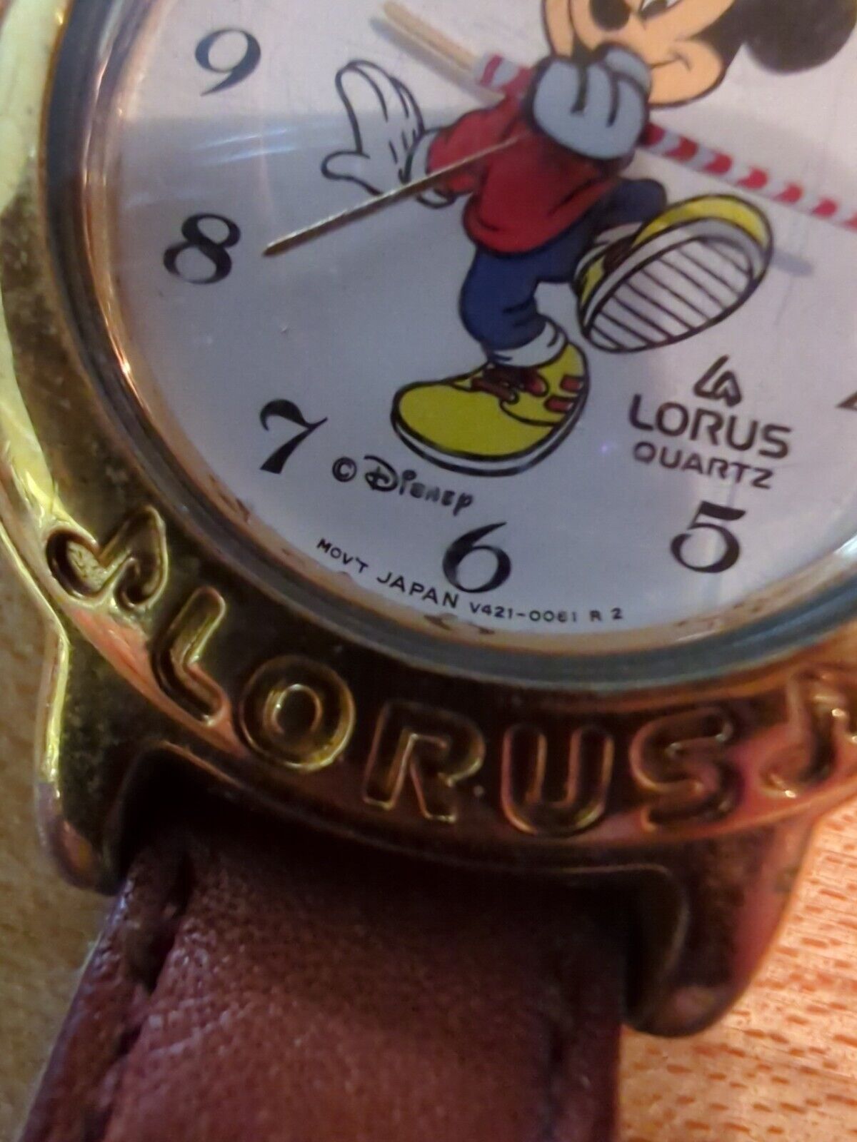 Lorus Quartz Disney Watch Japan Movmnt V421 0061 R2 Original Brown leather strap