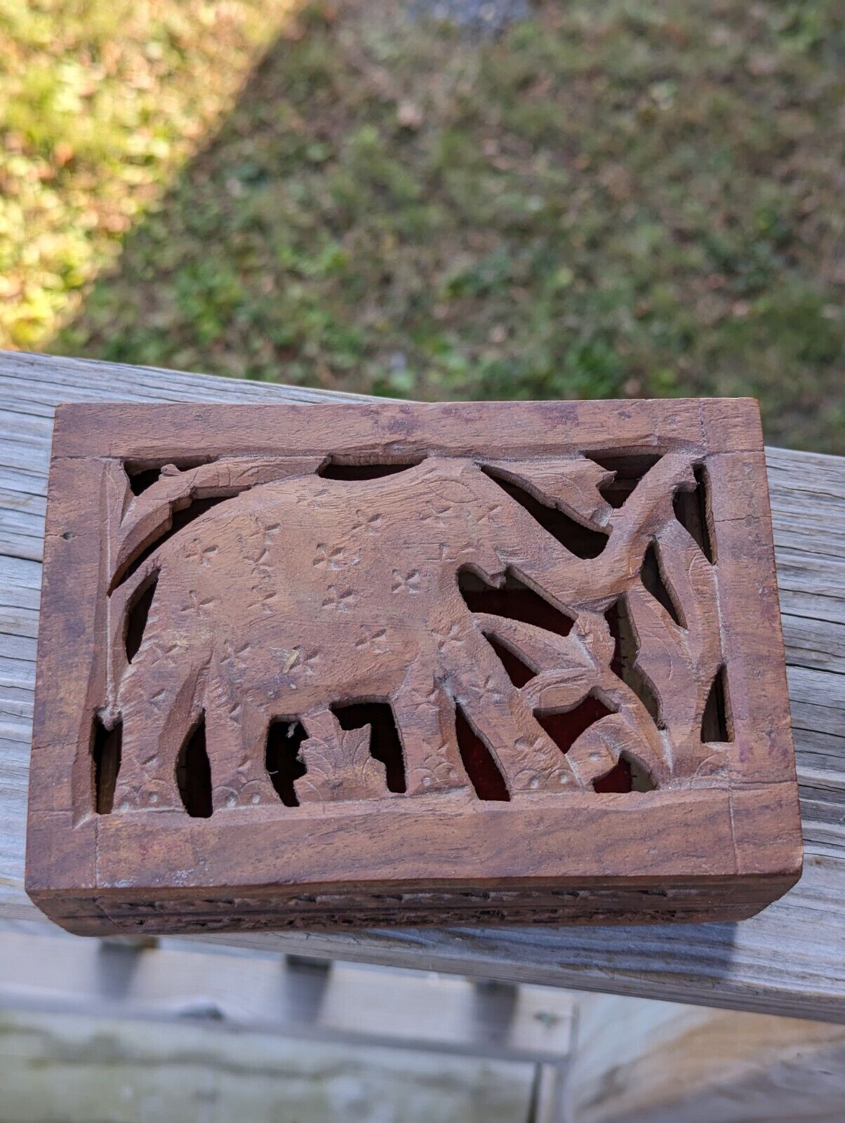 VTG Hand Carved India SHEESHAM WOOD Trinket JEWELRY Hinged Box Elephan Inlay 8x5