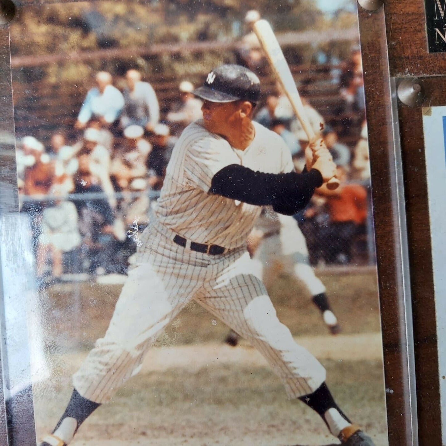 Vintage Mickey Mantle Wood Plaque With Mickey Mantle 1987 Topps Nestle #17 card