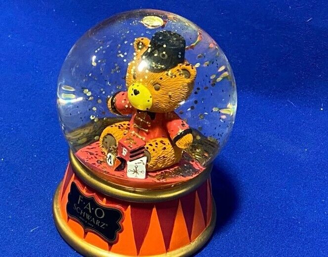 FAO Schwarz Bear Waterball Enesco 100mm Return To Wonder Snowglobe Glitter NIB