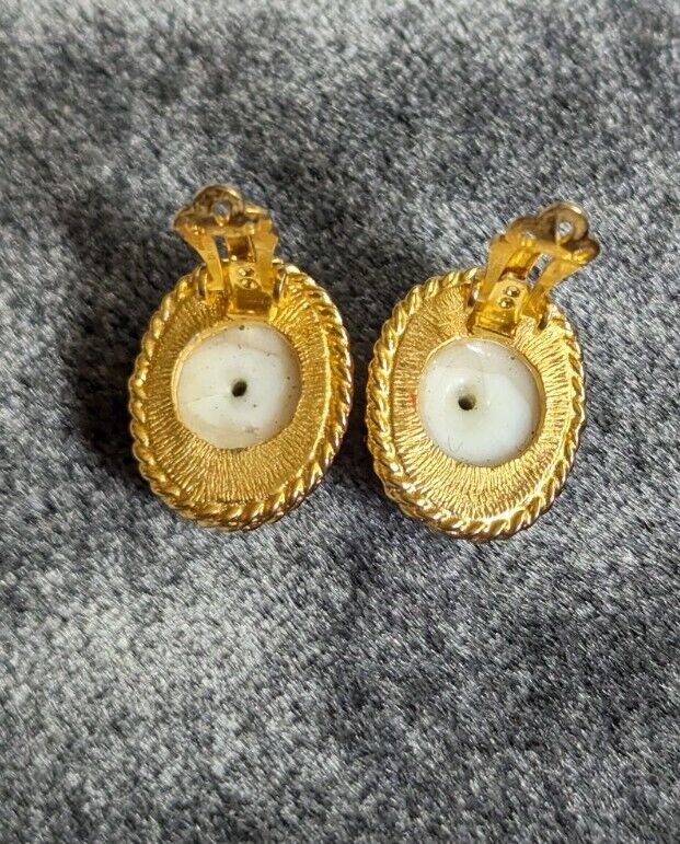 Vintage Les Bernard Clip On Earrings White Glass Stone Over Golden Metal Classic