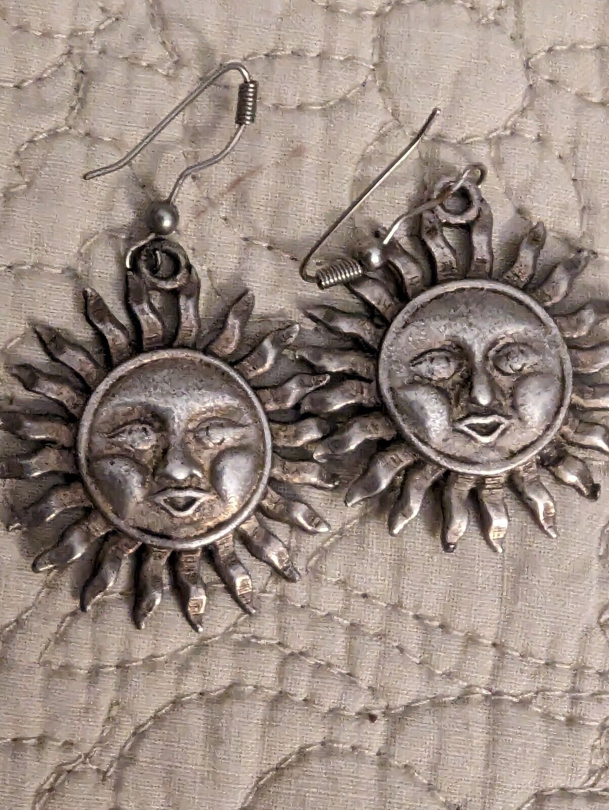 Vintage Express Sun Face Shaped Matte Silver Tone Dangle Earrings Pierced Drop