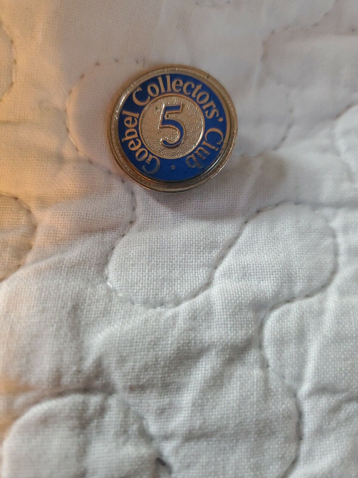 5 Year Goebel Collectors Club Membership Pin Blue & Silver