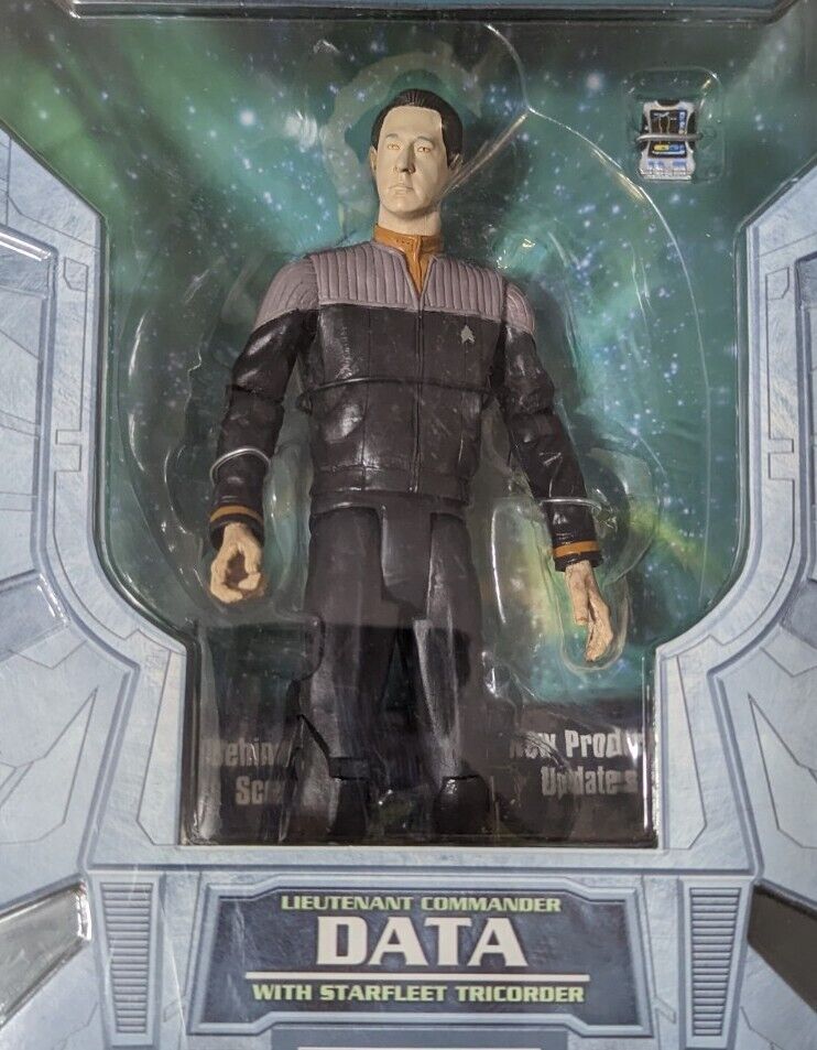 Star Trek NEMISIS Lieutenant Commander DATA Starfleet with Tricorder NIB