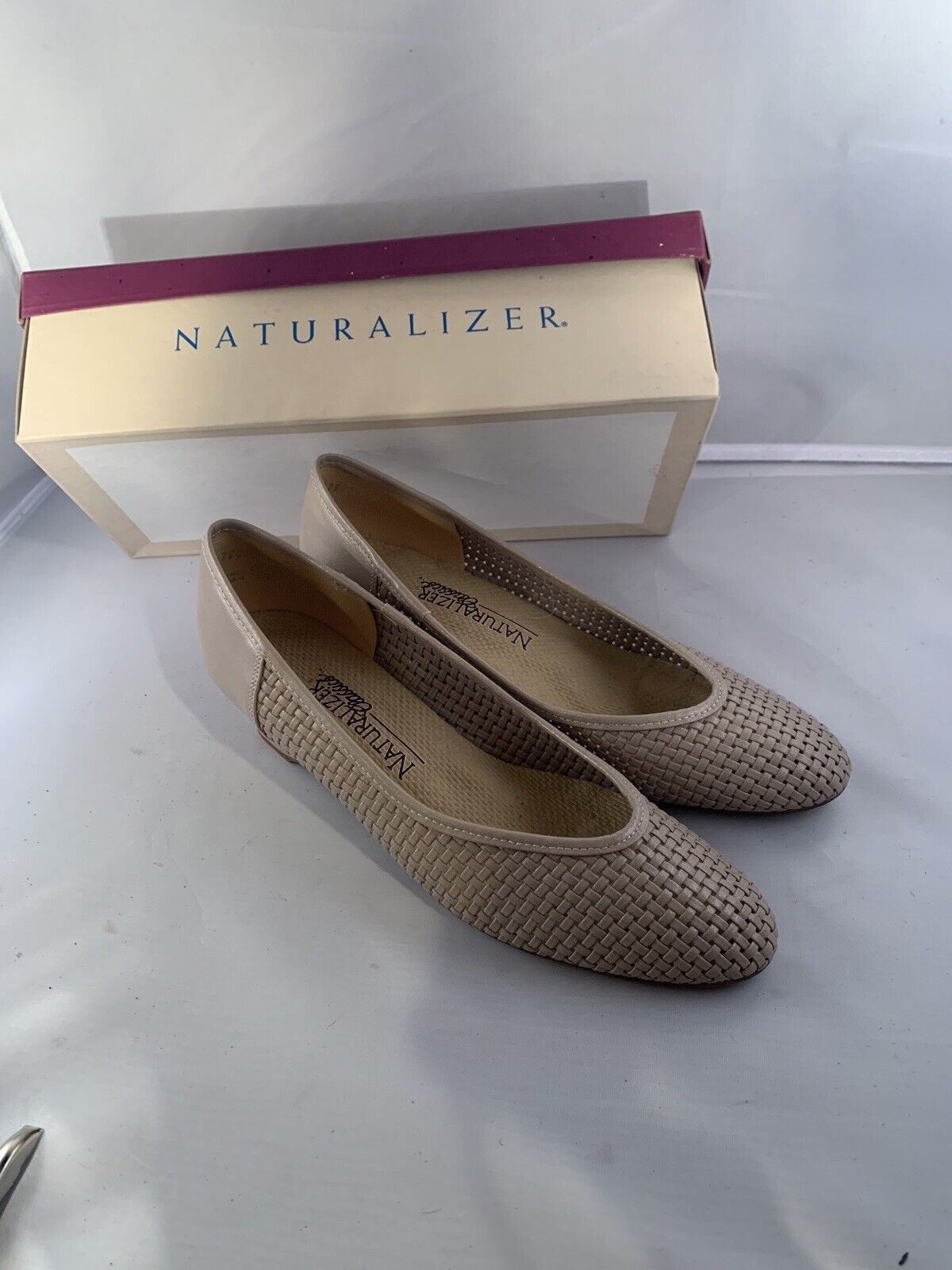 Naturalizer Classics Beige Shoes 8.5